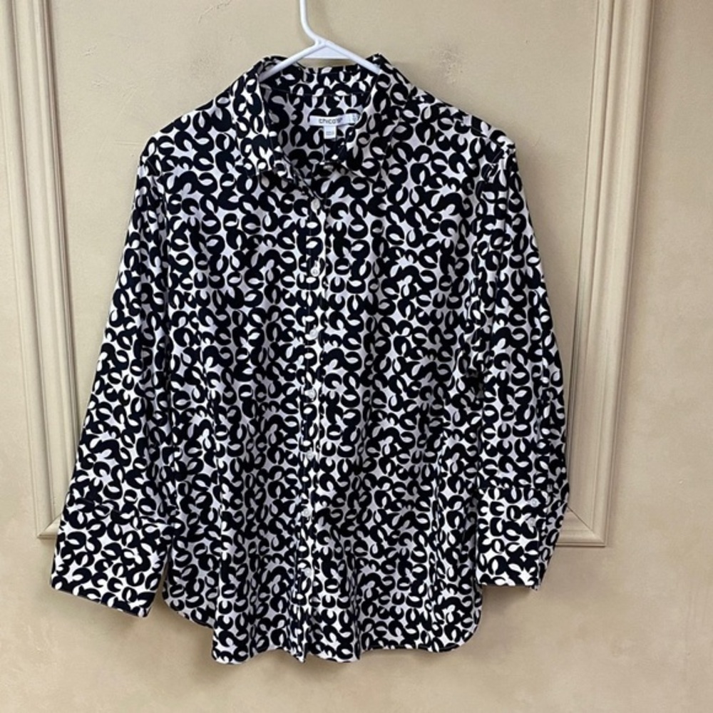 New! Chico’s Fluid Geo Stretch Non Iron 3/4 Length Sleeve Shirt